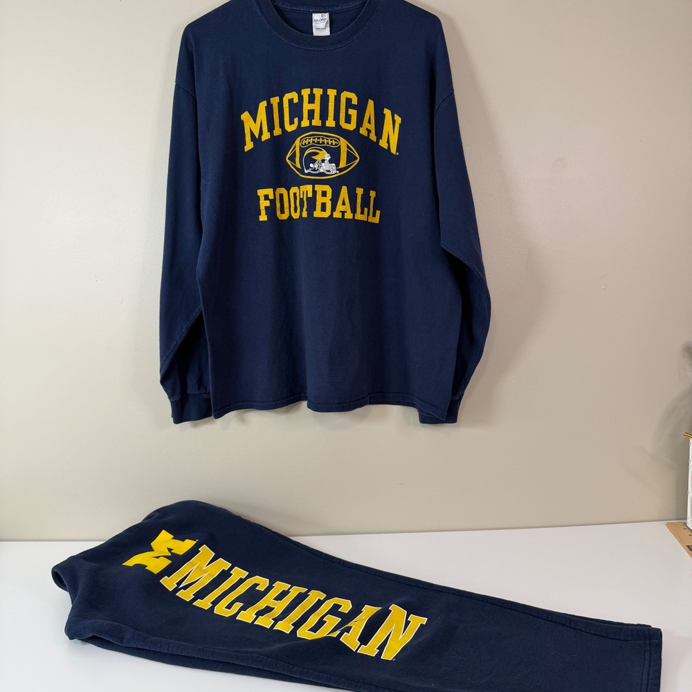 Gildan Michigan Football Sweat Pants and Tee Loungewear Game Day Wolverines